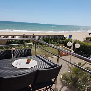 https://vistas-increibles-a-la-playa-de-gava.top-hotels-tarragona.com